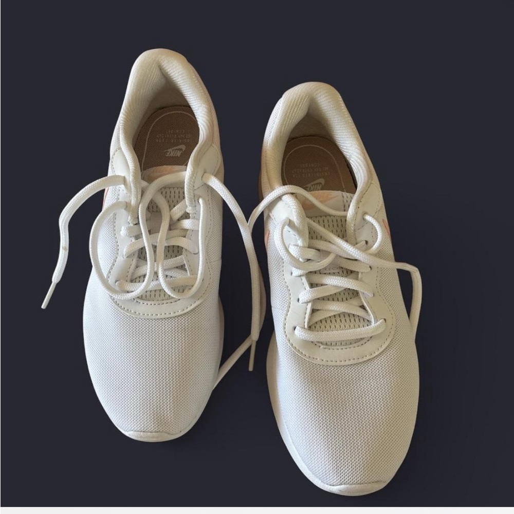Nike Women's Tanjun Sneakers - Picture 2 of 7